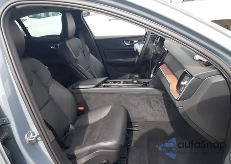 2022 Volvo S60 B5 Inscription/B5 Momentum from USA, damaged, VIN 7JRL12FZ1NG192086